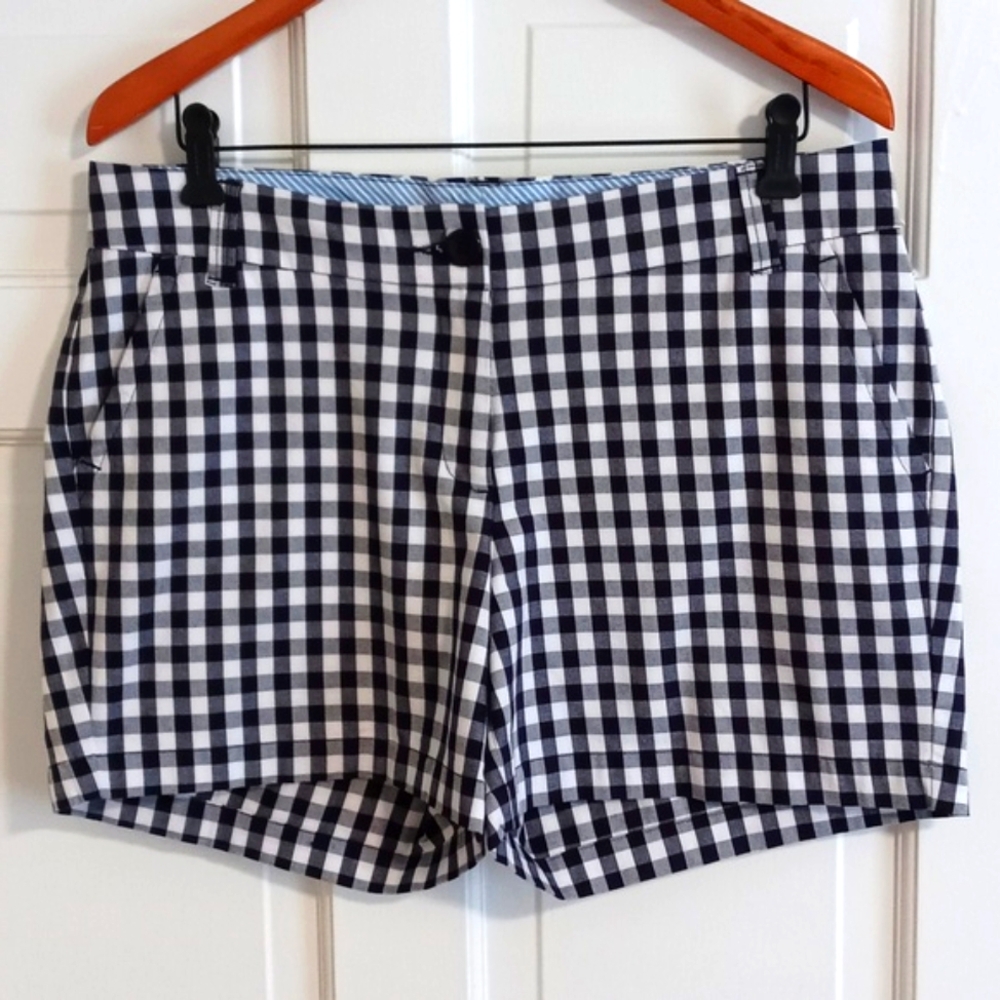 💙Crown & Ivy💙 - Navy/White "Garden Party" Gingham Stretch Short